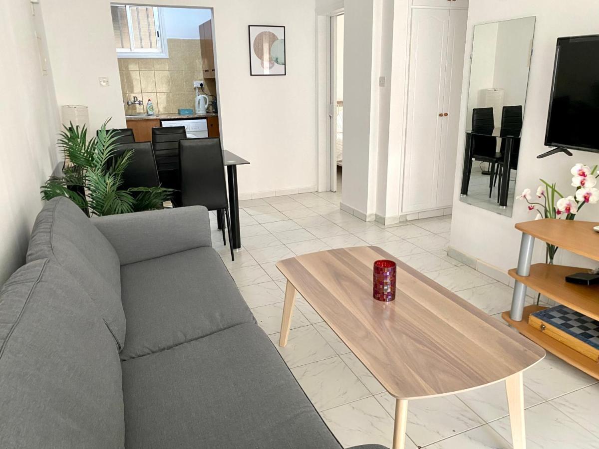 라르나카 Kontheo Elli Ground Apt 2 Near The Beach 아파트 외부 사진