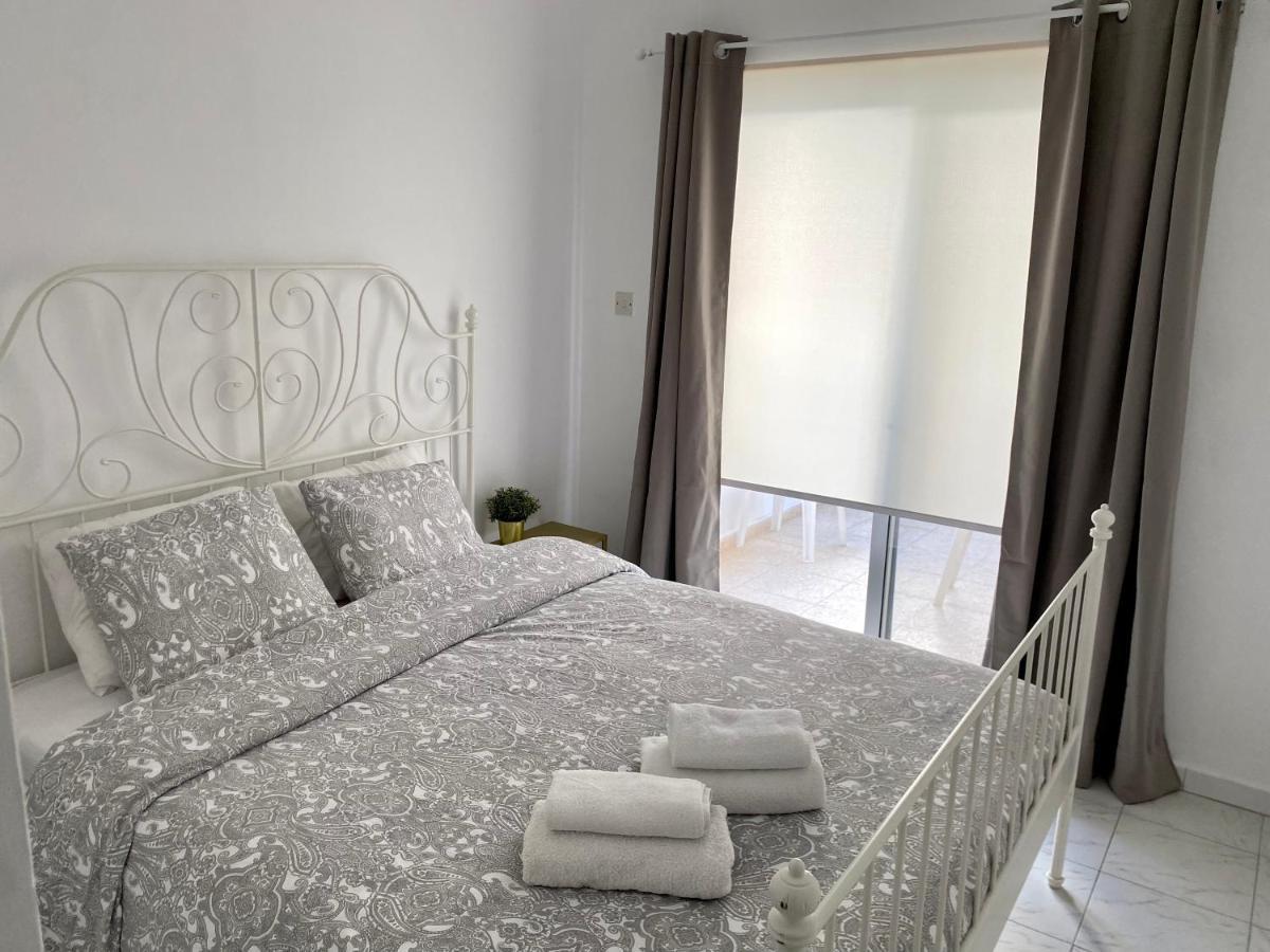 라르나카 Kontheo Elli Ground Apt 2 Near The Beach 아파트 외부 사진