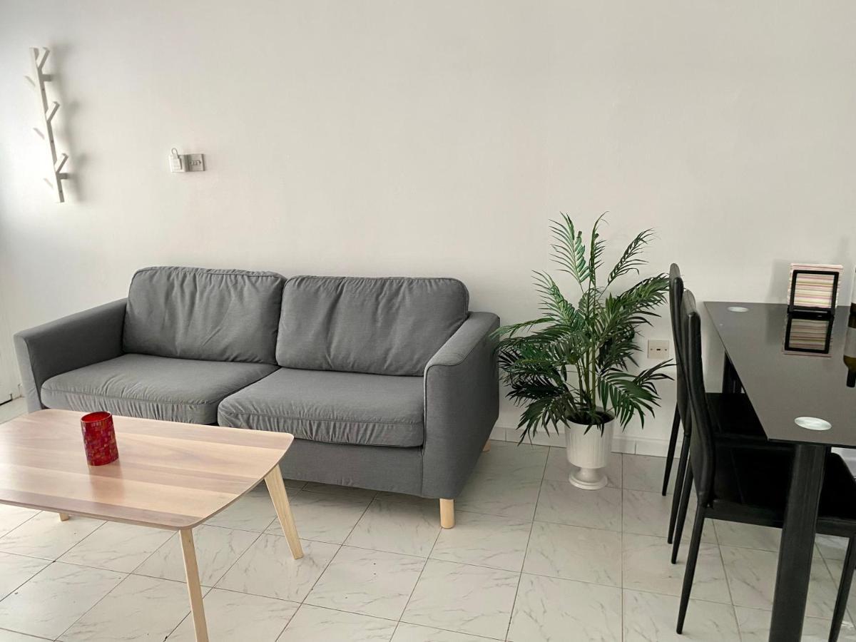 라르나카 Kontheo Elli Ground Apt 2 Near The Beach 아파트 외부 사진